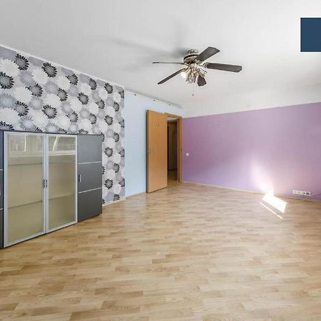Sunny Apartment Near Bus Station Tallin Exterior foto