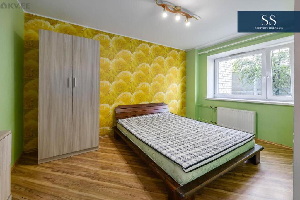 Sunny Apartment Near Bus Station Tallin Exterior foto